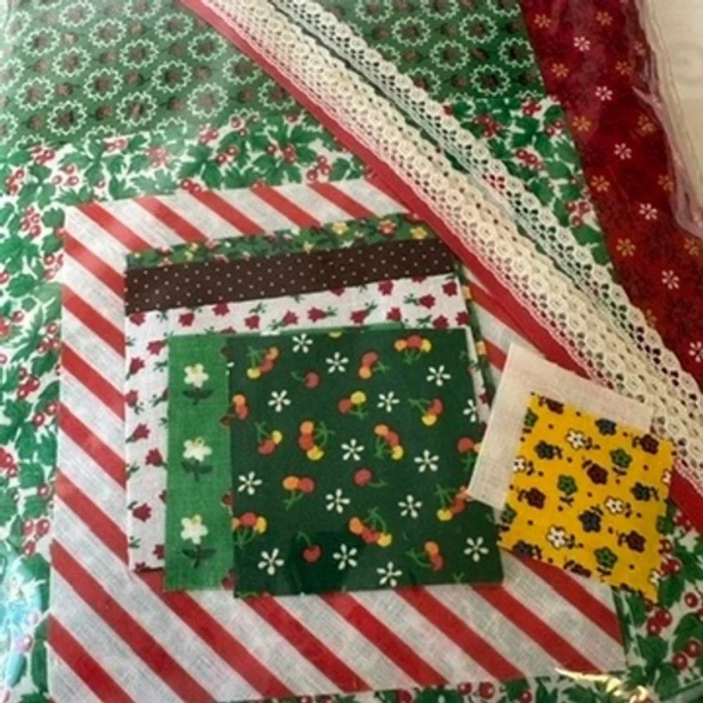 A Patchwork Kit by Yours Truly Red GIngerbread House 1980 #2529 Vintage Crafting